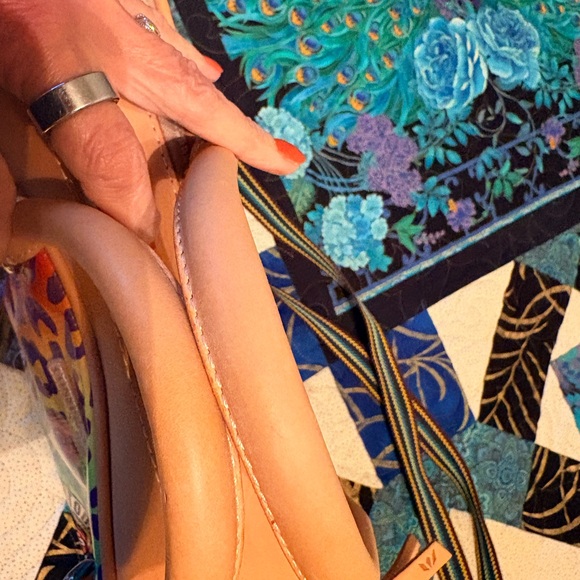 Consuela Satchel carried once - Picture 4 of 7